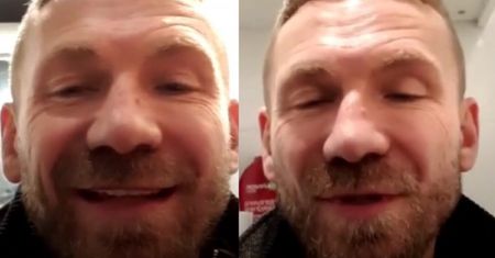 Przemek Kossakowski odpalił live'a w środku nocy. Siedział na sedesie i bełkotał
