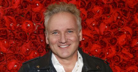 Jarosław Kret nie spieszy się w nowym związku. Jego wybranka jest młodsza o 27 lat