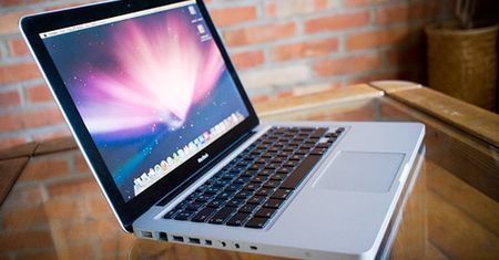 2kg gorącej szarlotki na wynos, czyli przesiadka na MacBooka Alu