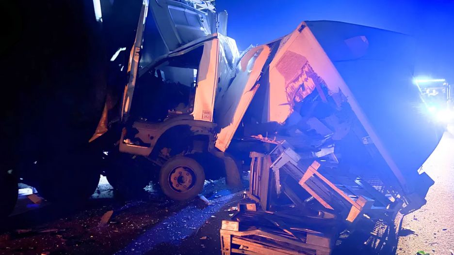 Zderzenie dwóch ciężarówek na S3 w Gorzowie.