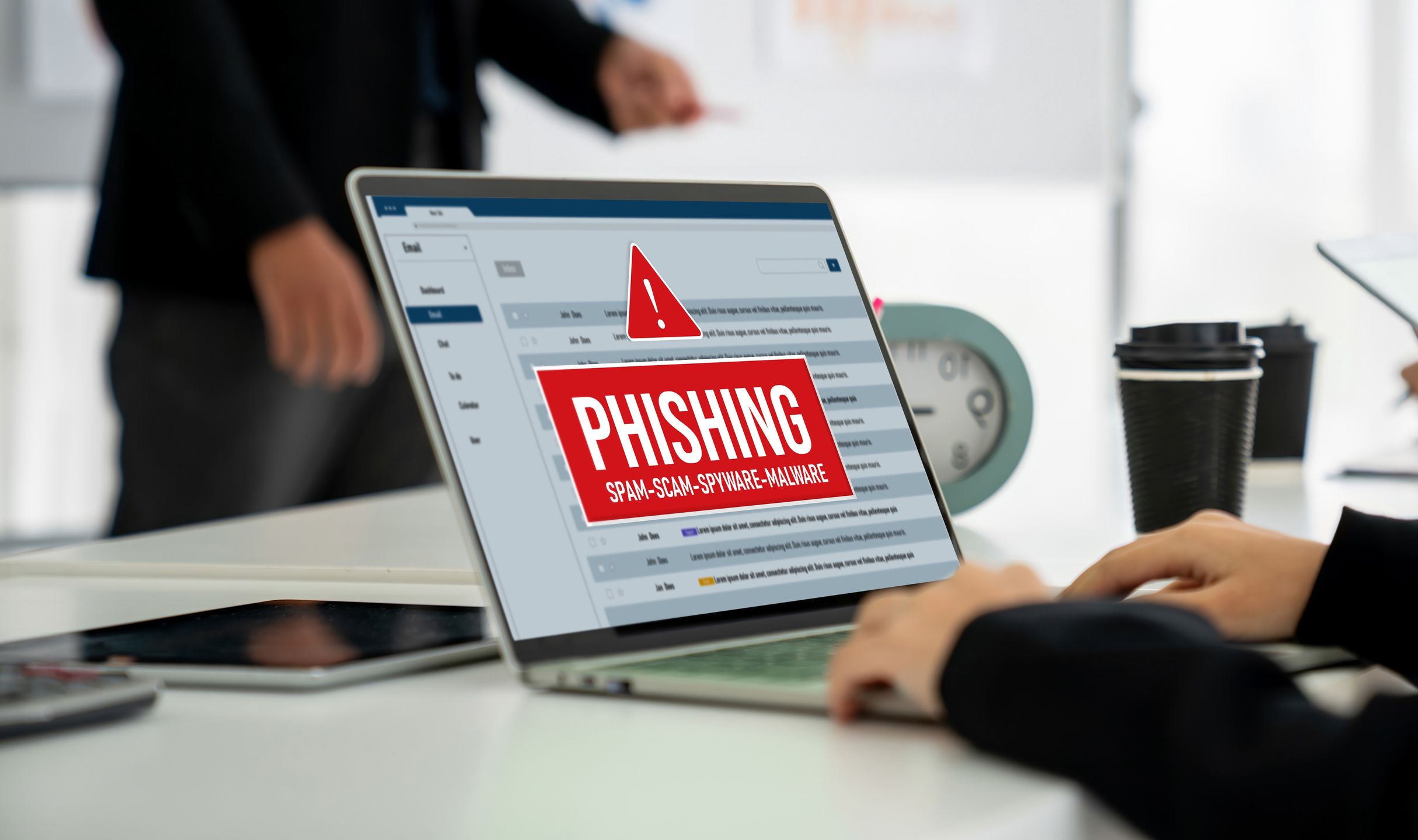 Hakerzy wyłudzają dane użytkowników 