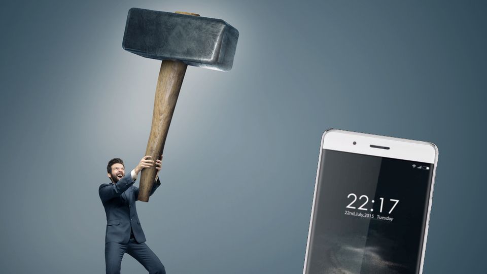 Oukitel K4000 to smartfon z baterią trzymającą tydzień, któremu młotek niestraszny 1