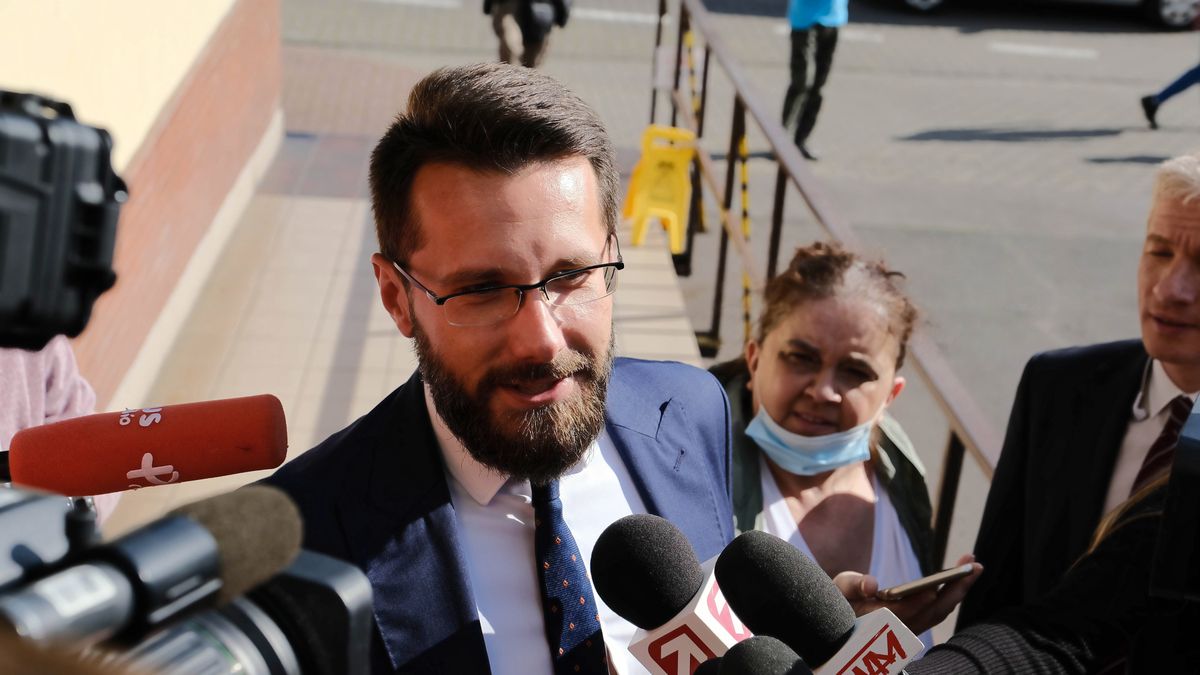 Zastępca rzecznika prasowego Prawa i Sprawiedliwości Radosław Fogiel tłumaczył, dlaczego w spółkach państwowych meldują się politycy PiS.