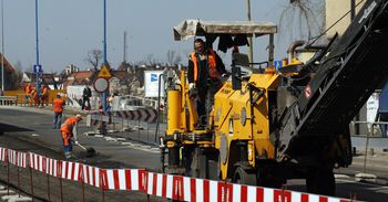 Dolny Śląsk: 150 km dróg do remontu za 225 mln zł