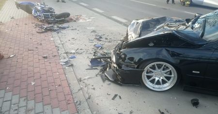 Tragedia pod Kraśnikiem. Śmierć motocyklisty po zderzeniu z BMW. Był funkcjonariuszem kraśnickiej komendy