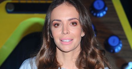 Anna Wendzikowska uczy córkę tańca na rurze. Kornelia ma 5 lat