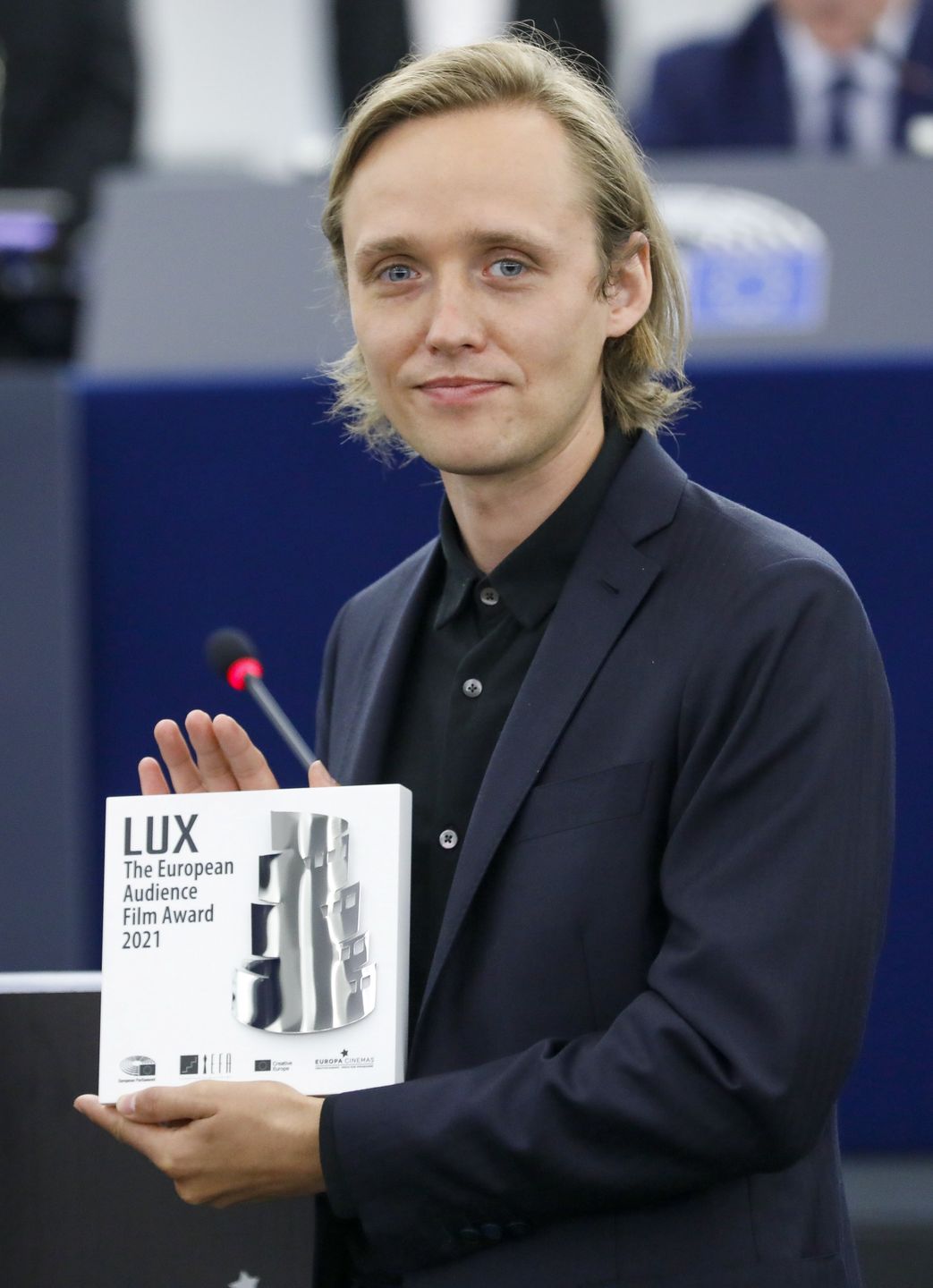 epa09257071 Second placed Polish actor Bartosz Bielenia for the movie 'Corpus Christi' attends the award ceremony of the LUX European Audience Film Award at the European Parliament in Strasbourg, France, 09 June 2021.  EPA/JULIEN WARNAND / POOL Dostawca: PAP/EPA.
