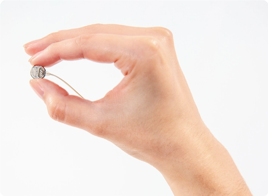 Nie tylko Neuralink. Konkurent firmy Elona Muska również wszczepił implant do mózgu człowieka