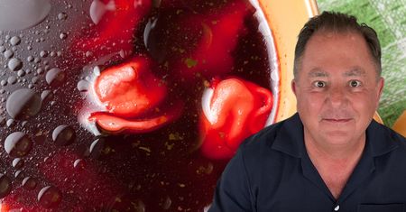Robert Makłowicz zdradził przepis na świąteczny barszcz. Łączy aż trzy różne wywary