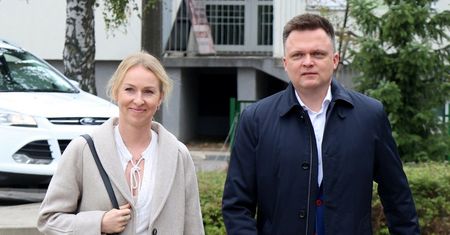 20 procent podwyżki dla mundurówki. Szymon Hołownia zagłosował, skorzysta jego żona
