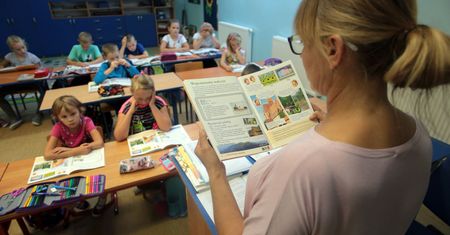 "Podkupili mi matematyka". Dyrektorzy szkół ścigają się z czasem