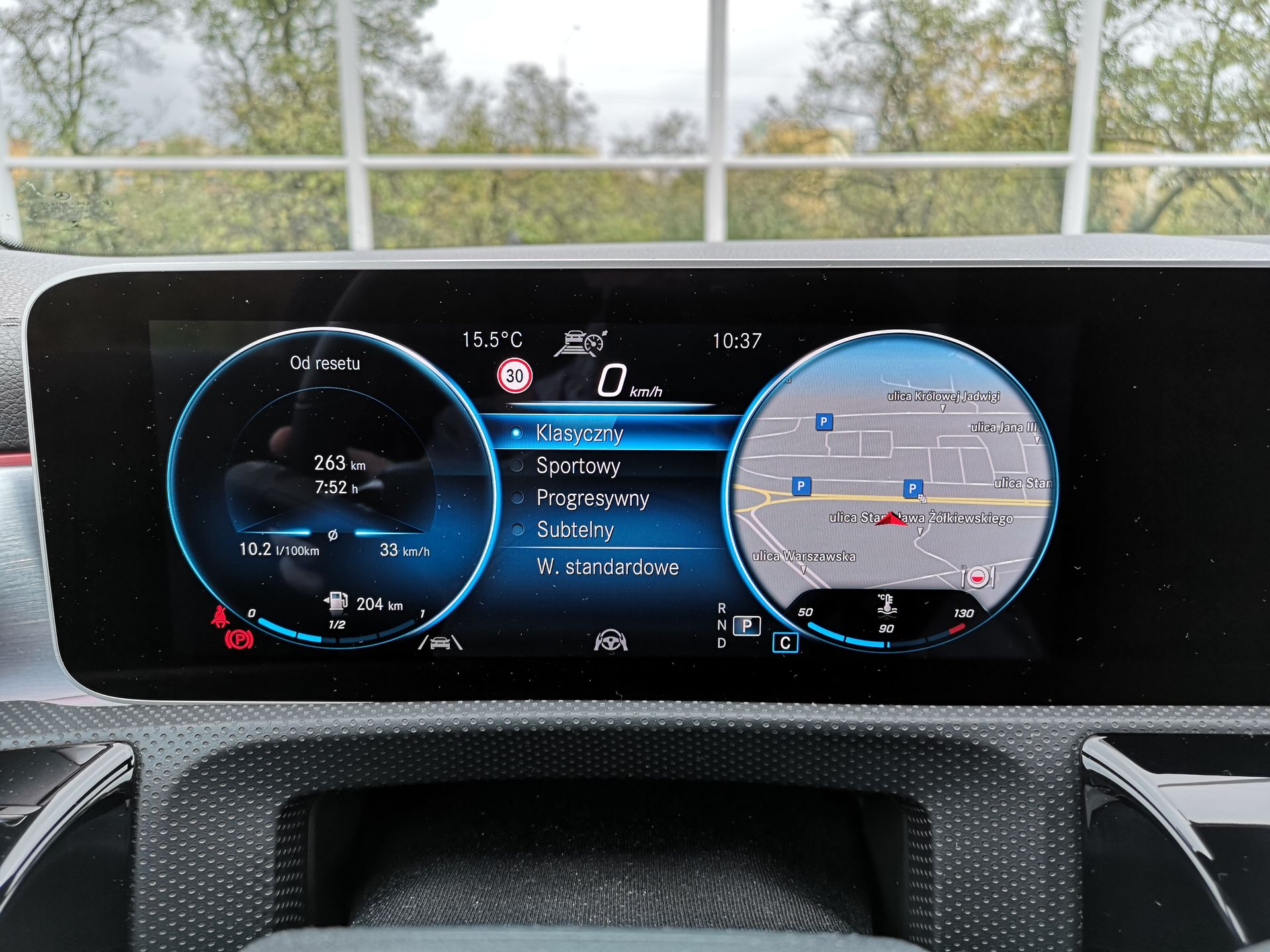 Mercedes CLA: System MBUX, wirtualny kokpit i audio Burmester 30