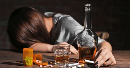 Depresja alkoholowa – rodzaje, objawy i leczenie