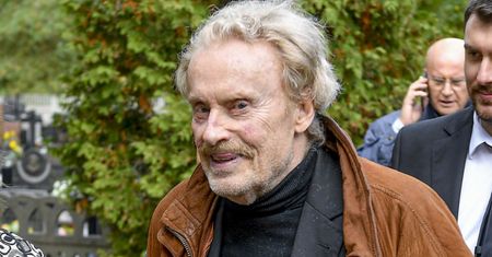 Czym jeździ Daniel Olbrychski? Żona wozi go luksusowym autem