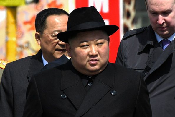 Kim Dzong Un żyje, ale nie może chodzić. Uciekinier z Korei Północnej o stanie zdrowia dyktatora