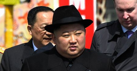 Kim Dzong Un żyje, ale nie może chodzić. Uciekinier z Korei Północnej o stanie zdrowia dyktatora