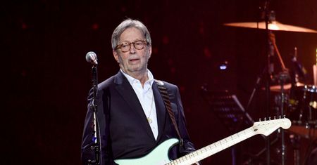 Eric Clapton zaszczepiony preparatem AstraZeneca. Miał poważne skutki uboczne