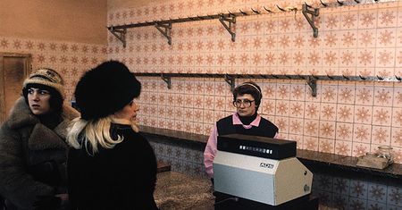 41 lat temu wprowadzono stan wojenny. Tak wtedy wyglądało życie