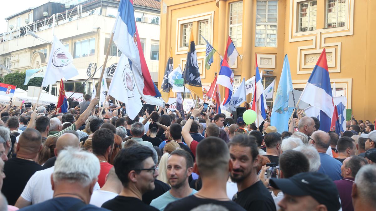 Tysiące osób protestowało 28 czerwca w miejscowości Loznica przeciwko wydobyciu litu