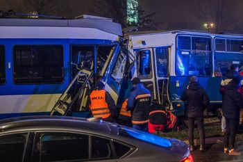 Nowa Huta: Trwają badania przyczyn zderzenia tramwajów