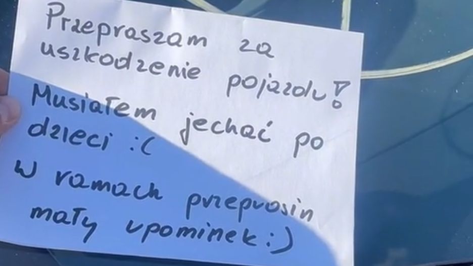Jego samochód został uszkodzony. Sprawca zostawił mu "mały upominek"