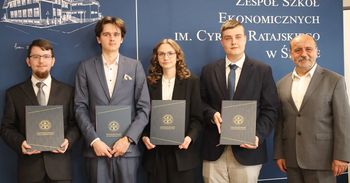 Oto Zawodowcy Roku 2025 ZSE Śrem! Tytuł absolwentom Ekonoma przyznawany jest od 2018 r. Wyróżnienia wręczono wraz z tytułami techników
