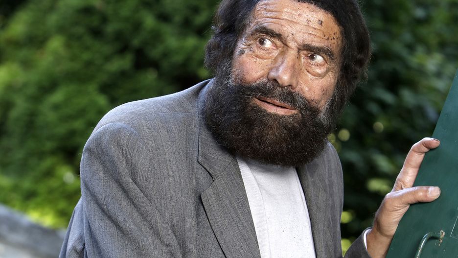 Marek Halter został napadnięty we własnym domu.