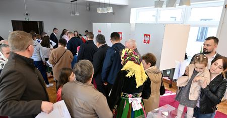 Te regiony straciło PiS. Lista województw