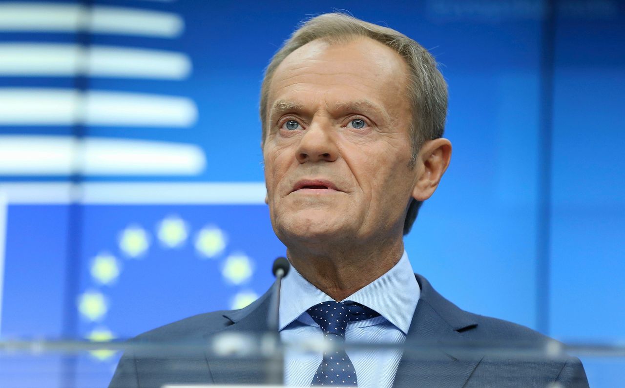 Donald Tusk przebywa na wakacjach z rodziną. Jego wyjazd skomentował kuzyn Kaczyńskiego 