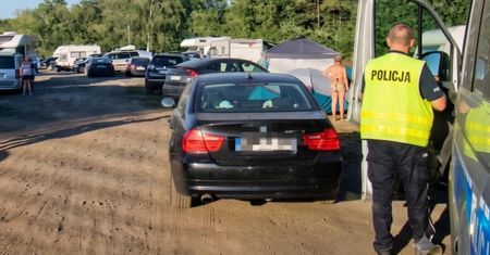 Pijany szarżował po plaży i taranował auta. W Rzeczycach sceny jak z filmu