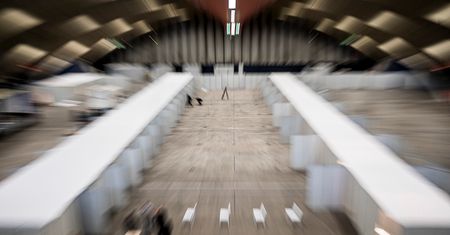 Zdjęcie dnia. W Belgii powstaje centrum masowych szczepień. Zobaczymy takie w Polsce?
