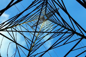 Prąd znów podrożeje. Znacznie wyższa opłata uderzy po kieszeniach