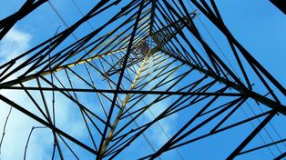 Prąd znów podrożeje. Znacznie wyższa opłata uderzy po kieszeniach