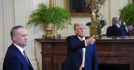 "Ogromna umowa z Japonią". Trump odtrąbił sukces