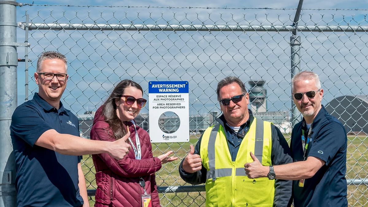 ”Planespotting” po kanadyjsku, czyli dziury dla fotografów w ogrodzeniu lotniska 1