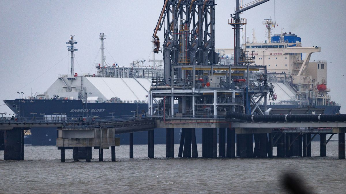 GRAIN, ENGLAND - FEBRUARY 10: The LNG (liquid natural gas) tanker, Energy Glory, comes in to the Grain LNG importation terminal, operated by National Grid Plc, after making its way from Cove Point LNG Terminal, an offshore LNG shipping terminal operated by BHE GT&S, in Maryland, US on February 10, 2025 in Grain, England. The National Grid plc's Isle of Grain is one of three depots in the UK that receives shipments of liquid natural gas (LNG) from the USA. It is hoped that an increase in imports to the UK of LNG from America will head off export tariffs threatened by Donald Trump. Of the UK and EU, Trump has said "The one thing they can do quickly is buy our oil and gas". (Photo by Dan Kitwood/Getty Images)