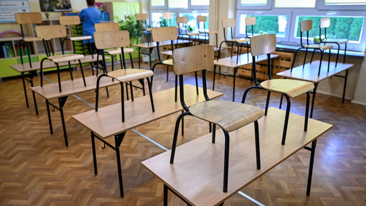 szko�a
Darek Delmanowicz
przygotowania, rok szkolny, szko�a, szko�y, edukacja, klasa, klasa lekcyjna, plac�wki edukacyjne, podstawowa, podstaw�wki, przed rozpocz�ciem roku, szkolnictwo, �awki szkolne, szkolne �awy