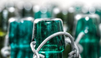 Producent opakowań szklanych w Iłowej nabiera wiatru w żagle