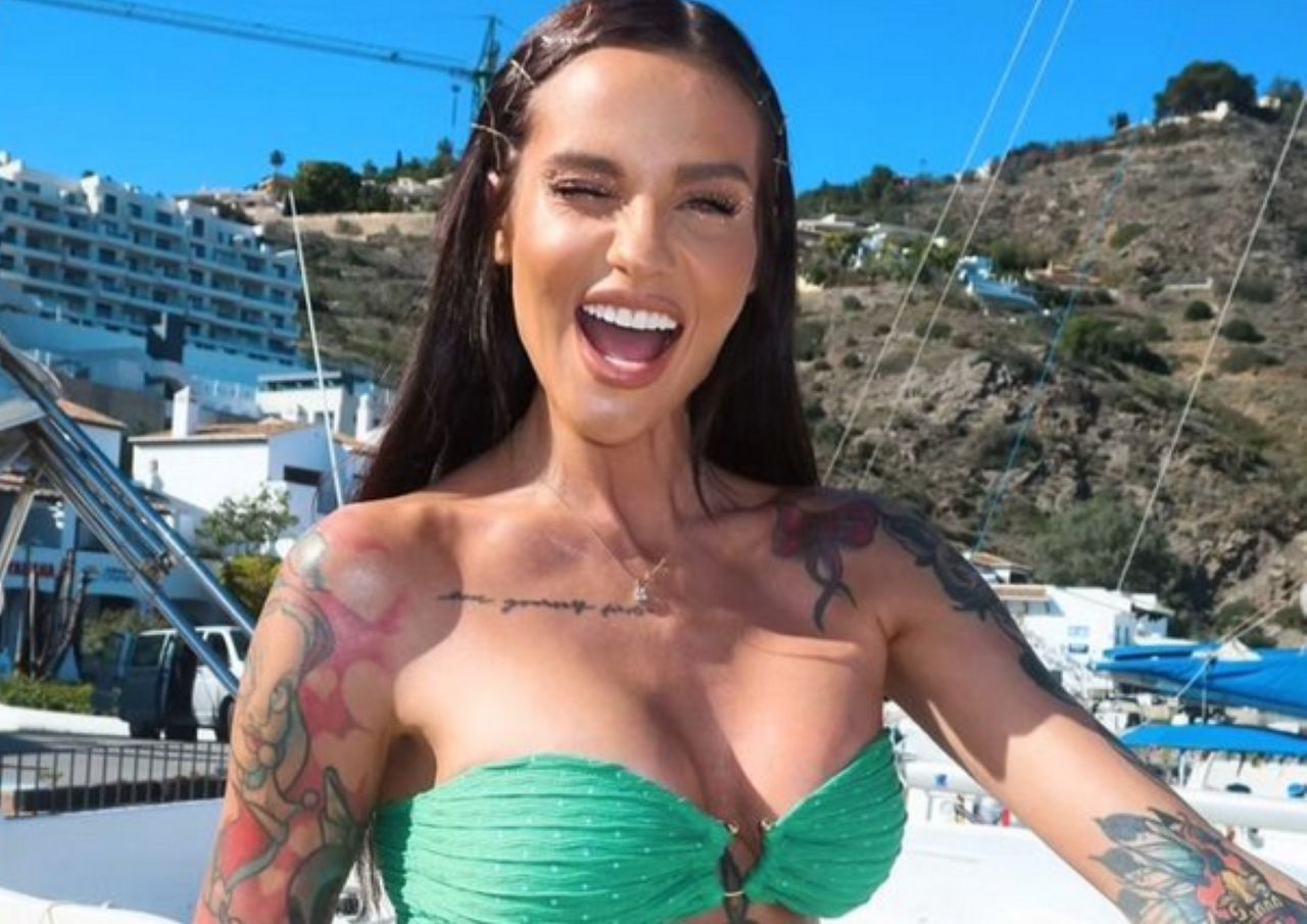 Karolina Gilon w miłosnym uścisku Mateusza z "Love Island". Nie wstydzili się pocałunków