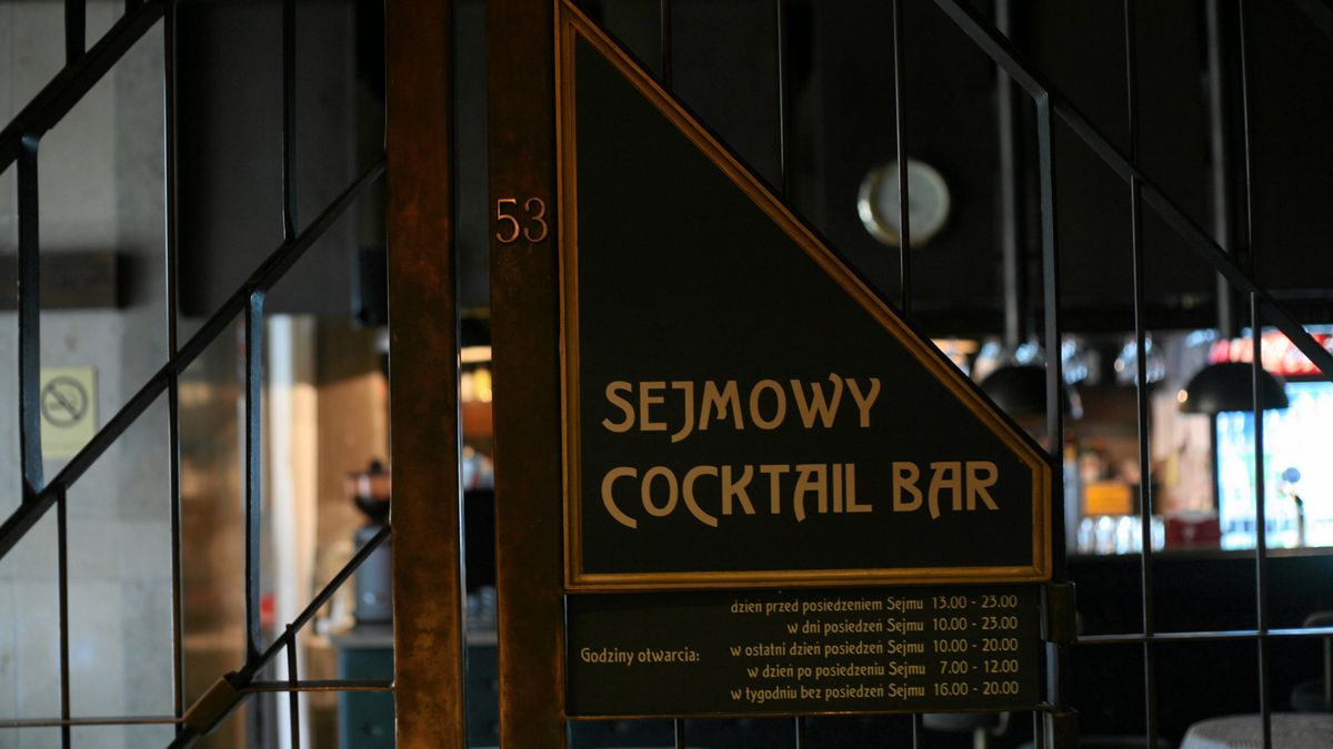 Słynny "bar za kratą" na terenie Kancelarii Sejmu 