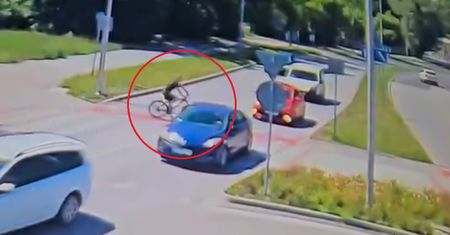 51-latka uderzyła w rowerzystę na przejeździe. Teraz odpowie przed sądem