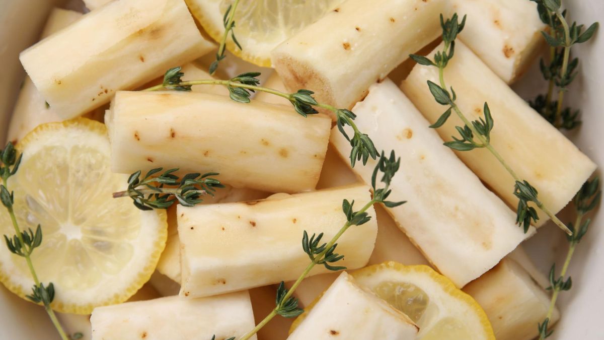 Salsefia poza mnóstwem witamin zawiera również sporo błonnika, który zapewnia sytość na dłużej.