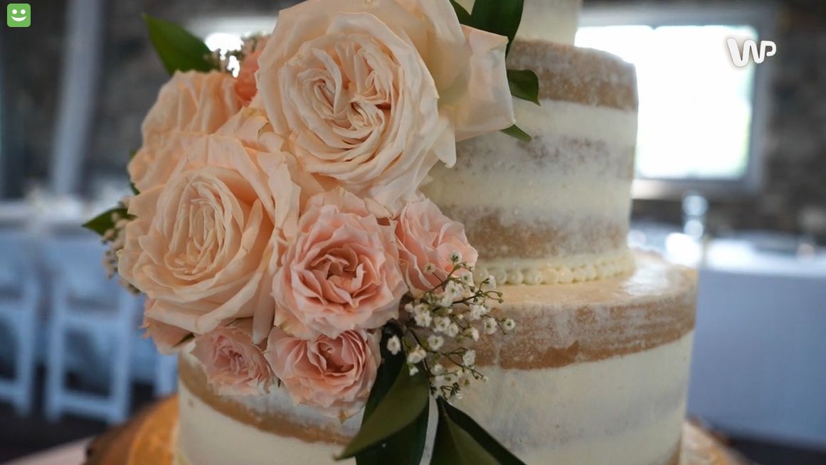 Dekoracje kwiatowe na tortach