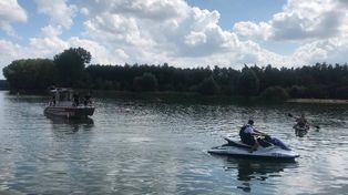 Kujawsko-pomorscy policjanci dbają o bezpieczeństwo wypoczywających nad wodą