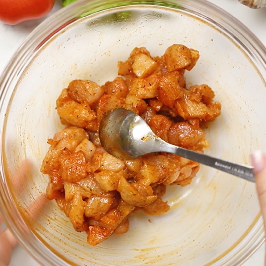 Po chwili zajmuję się kurczakiem