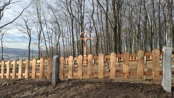 Racławice: Cmentarz Wojenny nr 111 odzyskał dawny blask. Zakończono kompleksową renowację, gmina Biecz wydała na pracę ponad 215 tysięcy