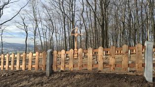 Racławice: Cmentarz Wojenny nr 111 odzyskał dawny blask. Zakończono kompleksową renowację, gmina Biecz wydała na pracę ponad 215 tysięcy