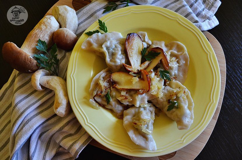Pierogi z kaszą i grzybami. Polski klasyk w pysznej odsłonie