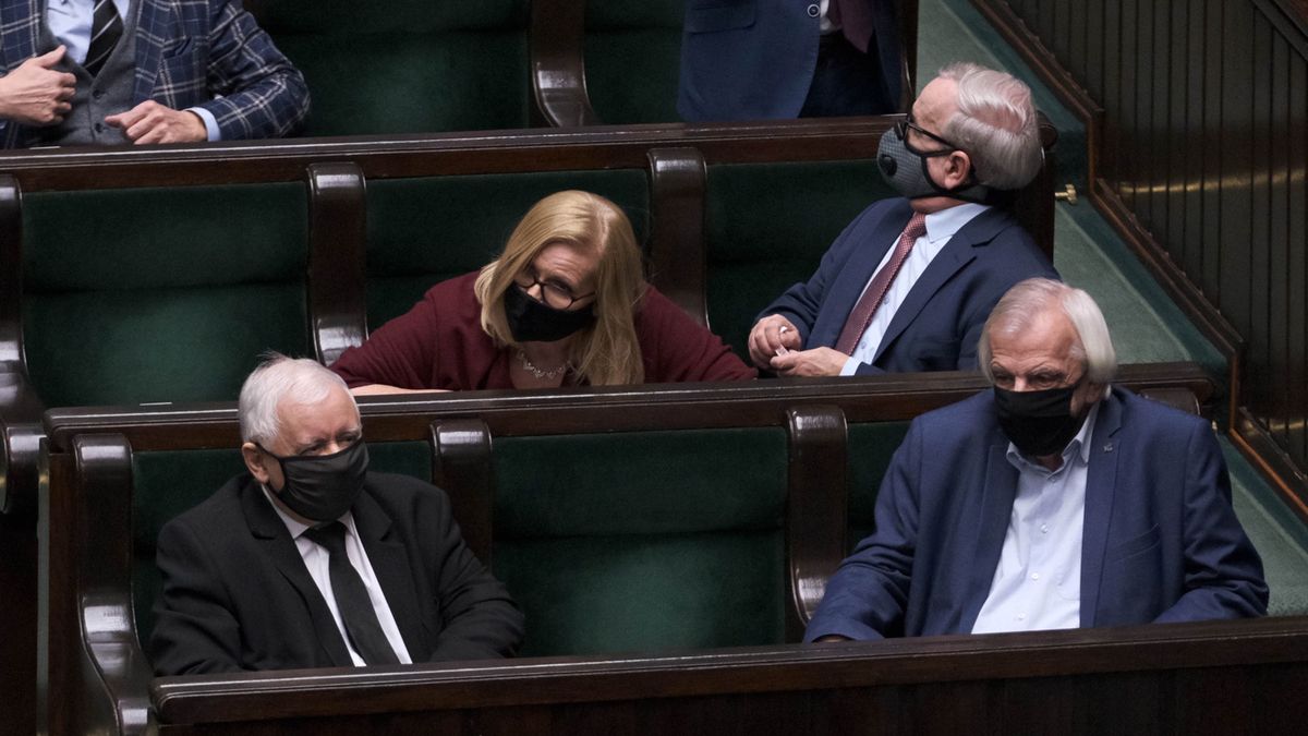 jaroslaw kaczynski pis piotr glinski elzbieta witek covid-19 koronawirus