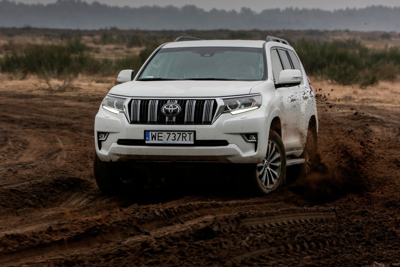 Land Cruiser powinien świetnie sprawdzać się podczas patroli w trudnych warunkach.